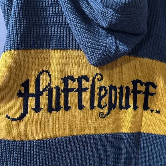 Bioworld Grey and Gold V-Neck Harry Potter Hufflepuff Hooded Sweater - Picture 7 of 8